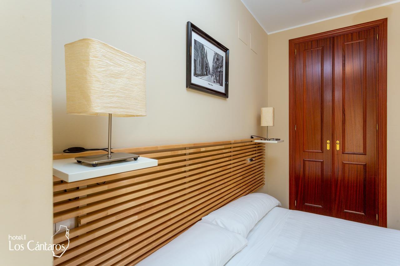 Apartamentos Los Cantaros El Puerto de Santa María Exterior foto